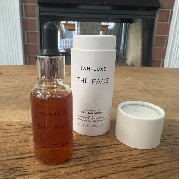 NEW IN BOX Tan-Luxe Illuminating Self-Tan Drops ~ Light/Medium ~ 30 ml - Picture 8 of 9